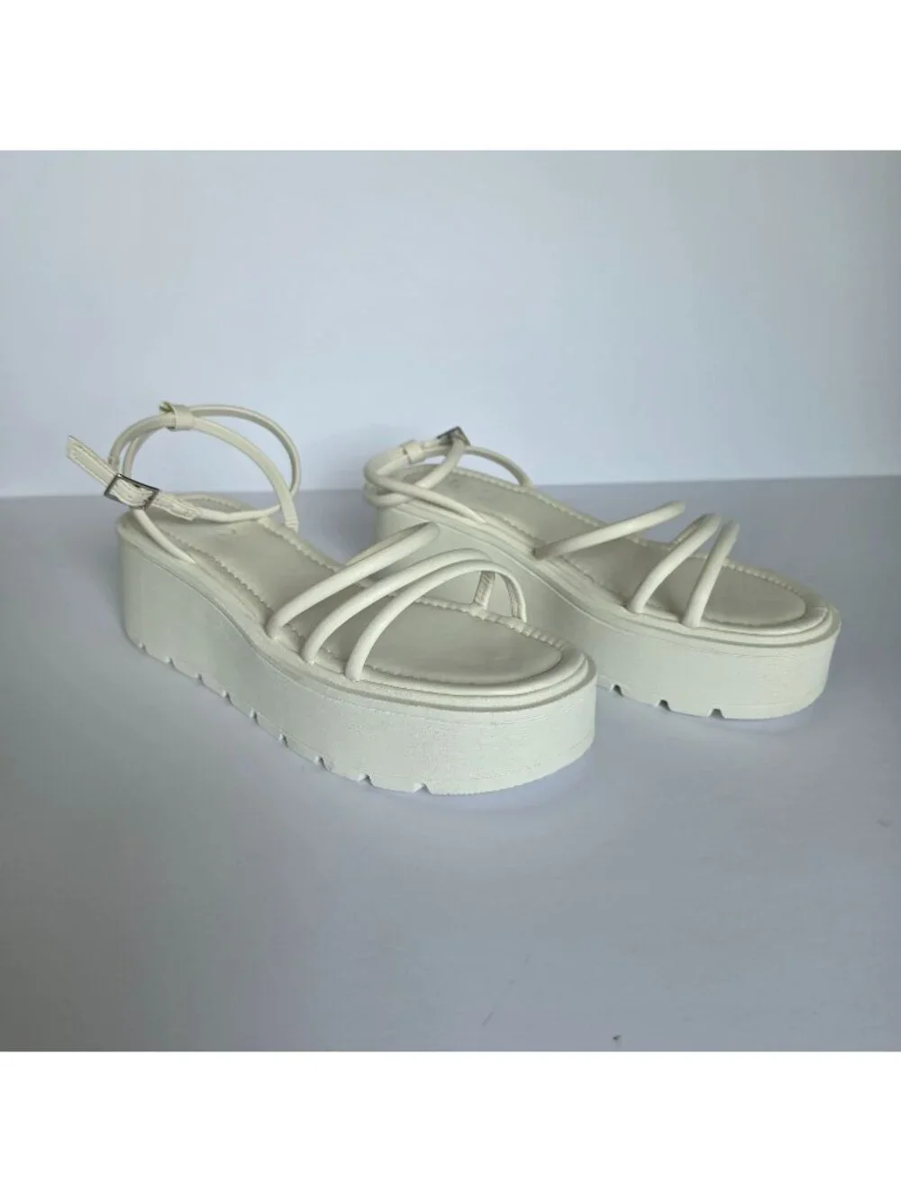 Rouge White Platform Sandals Strappy Chunky Lug Sole Costal Summer Shoes. Sz 10